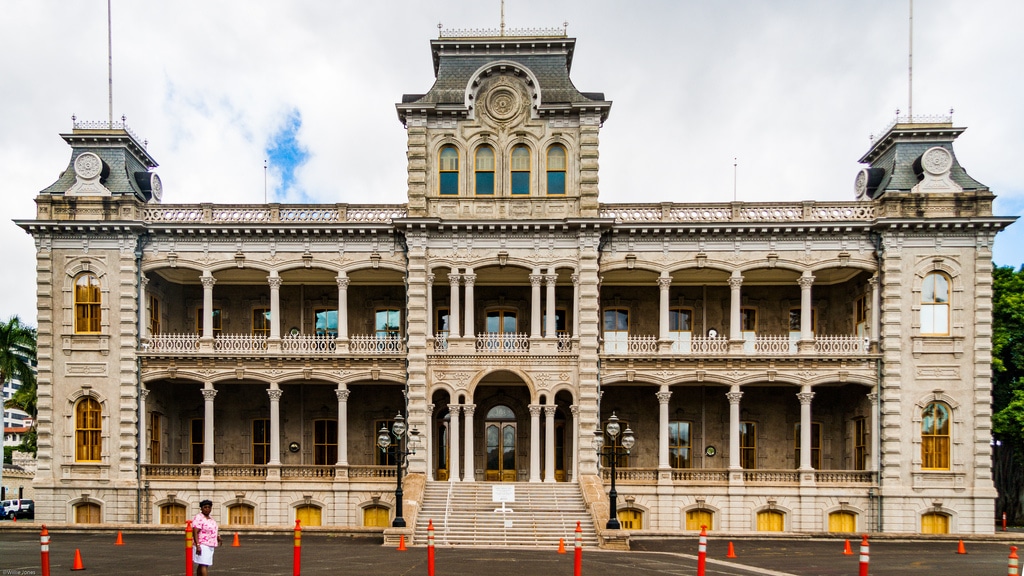 things to do in honolulu - Iolani Palace