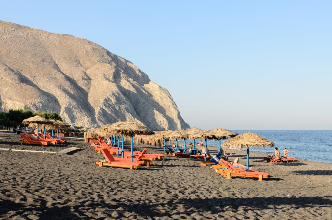 Santorini beaches - Perissa 