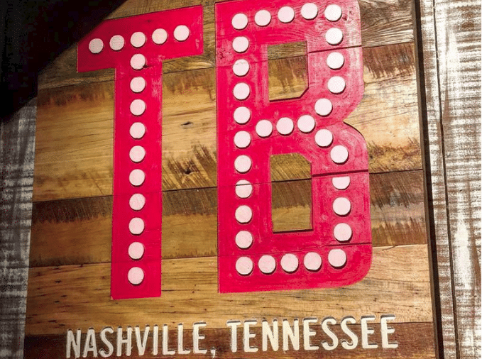 best bars in Nashville - two bits