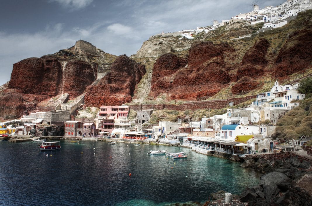 things to do in Santorini Ammoudi Bay