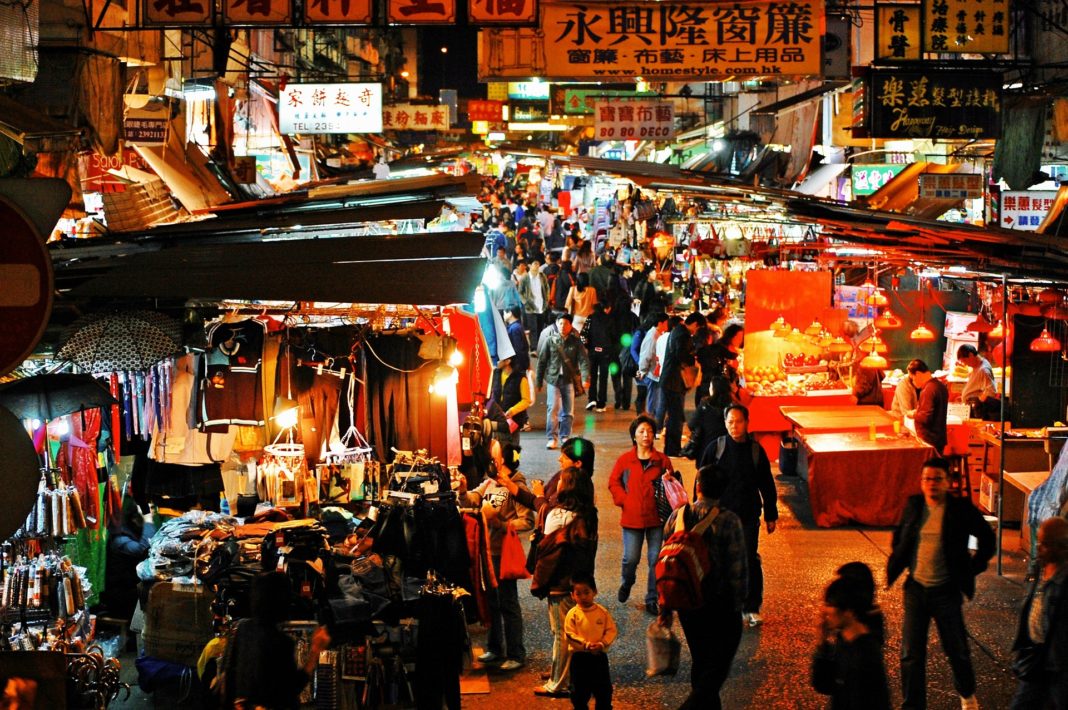 things to do in hong kong - market