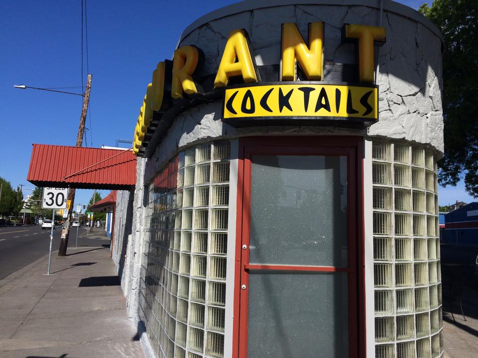 best bars in Portland - Sandy Hut