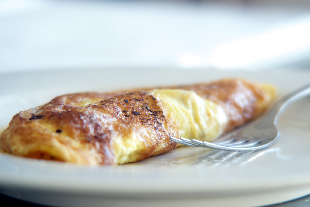 campfire meals - Omelet in a Bag