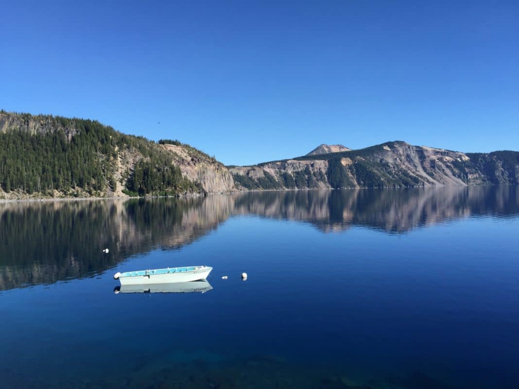 things to do in oregon - Crater Lake