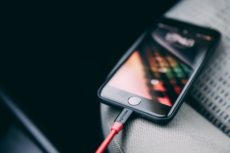 Best Portable Phone Charger: A Travel Accessory for Your on the Go Lifestyle