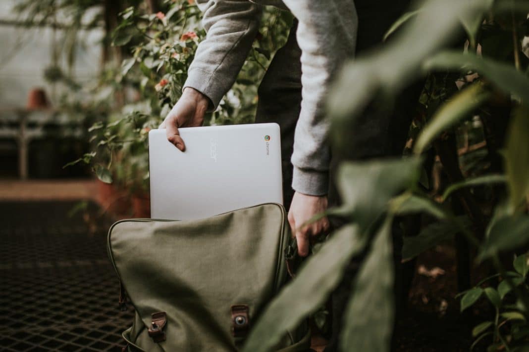 13 Best Laptop Backpacks and Messenger Bags for the Efficient Traveler