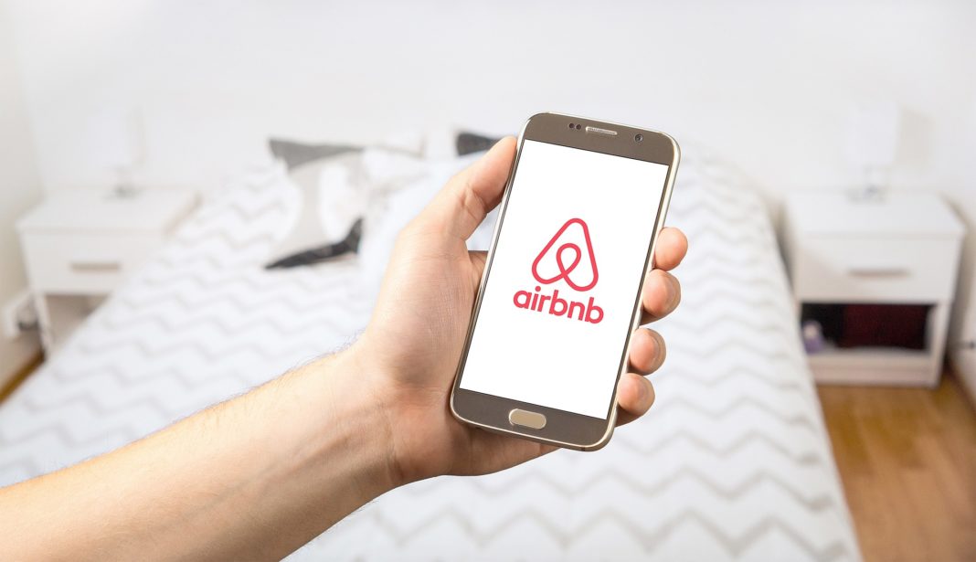 best travel apps - Airbnb