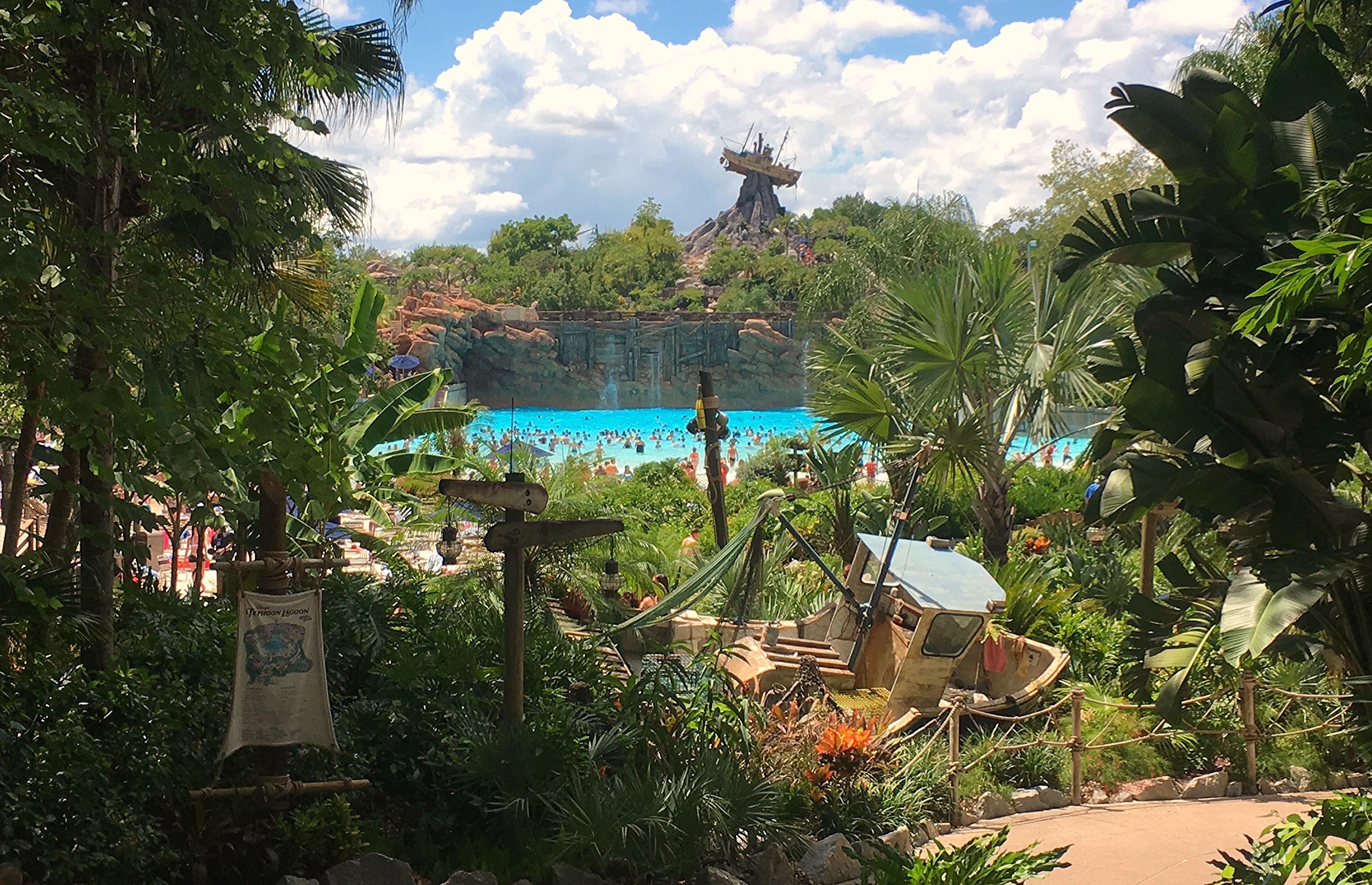 Water parks in florida - Disney’s Typhoon Lagoon