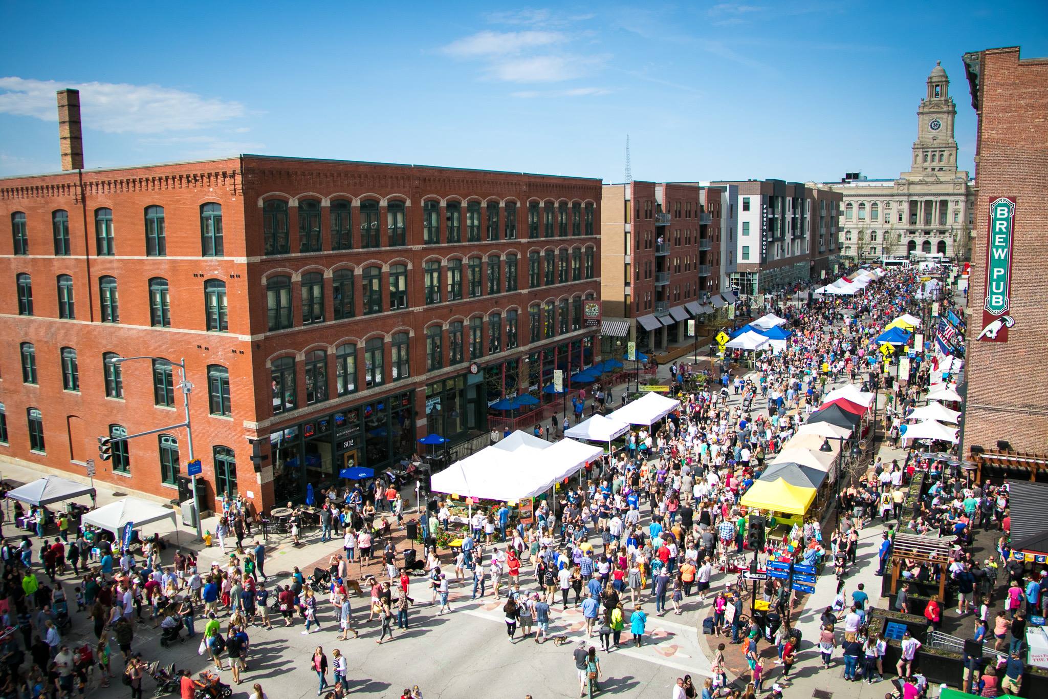 things to do in Iowa - Des Moines Farmers' Market