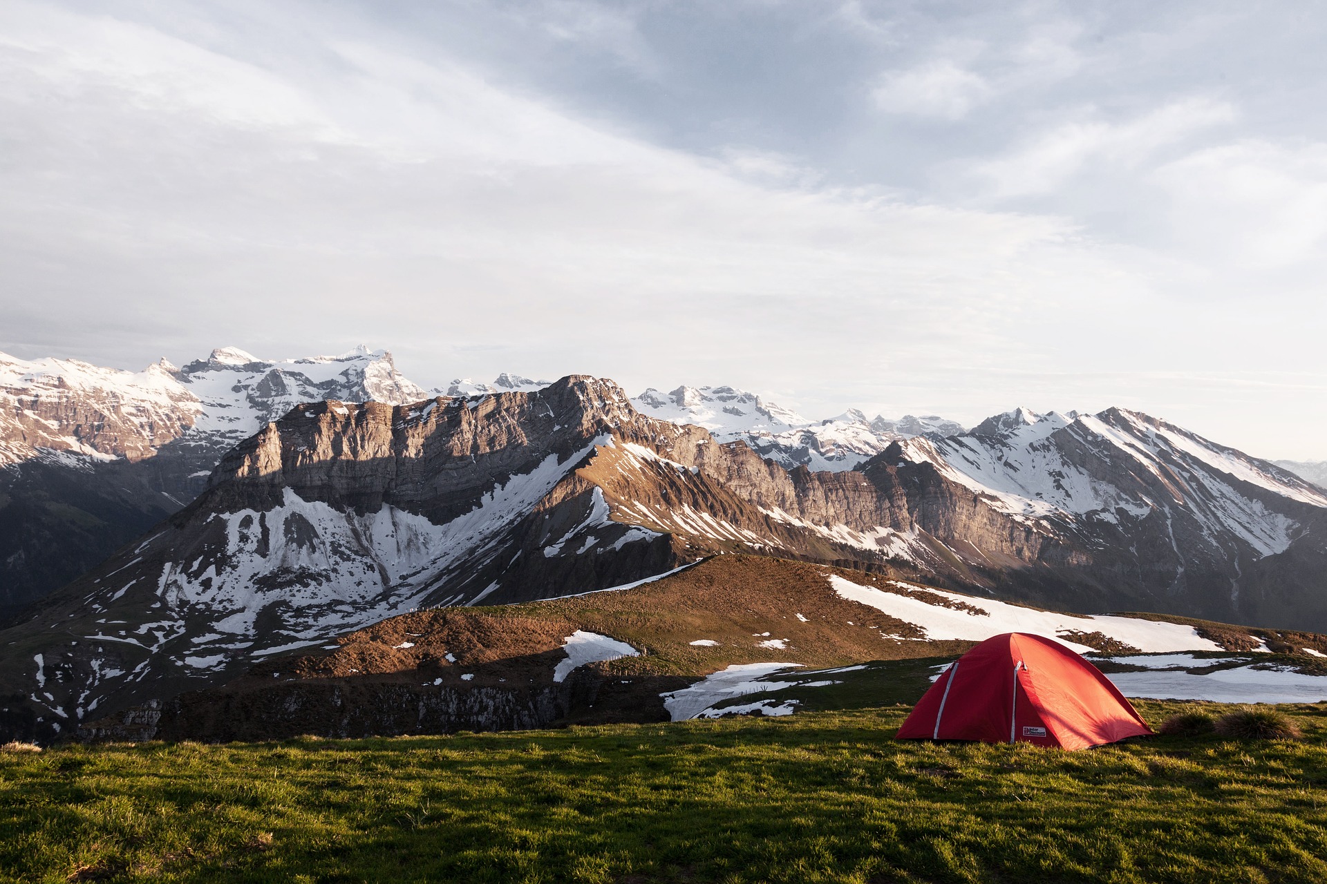 camping in cold weather - Use the snow 