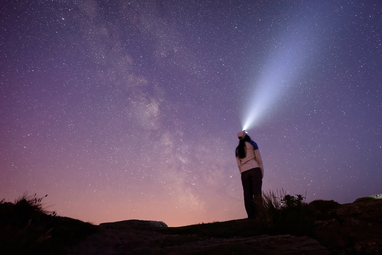 day hike essentials - Illumination