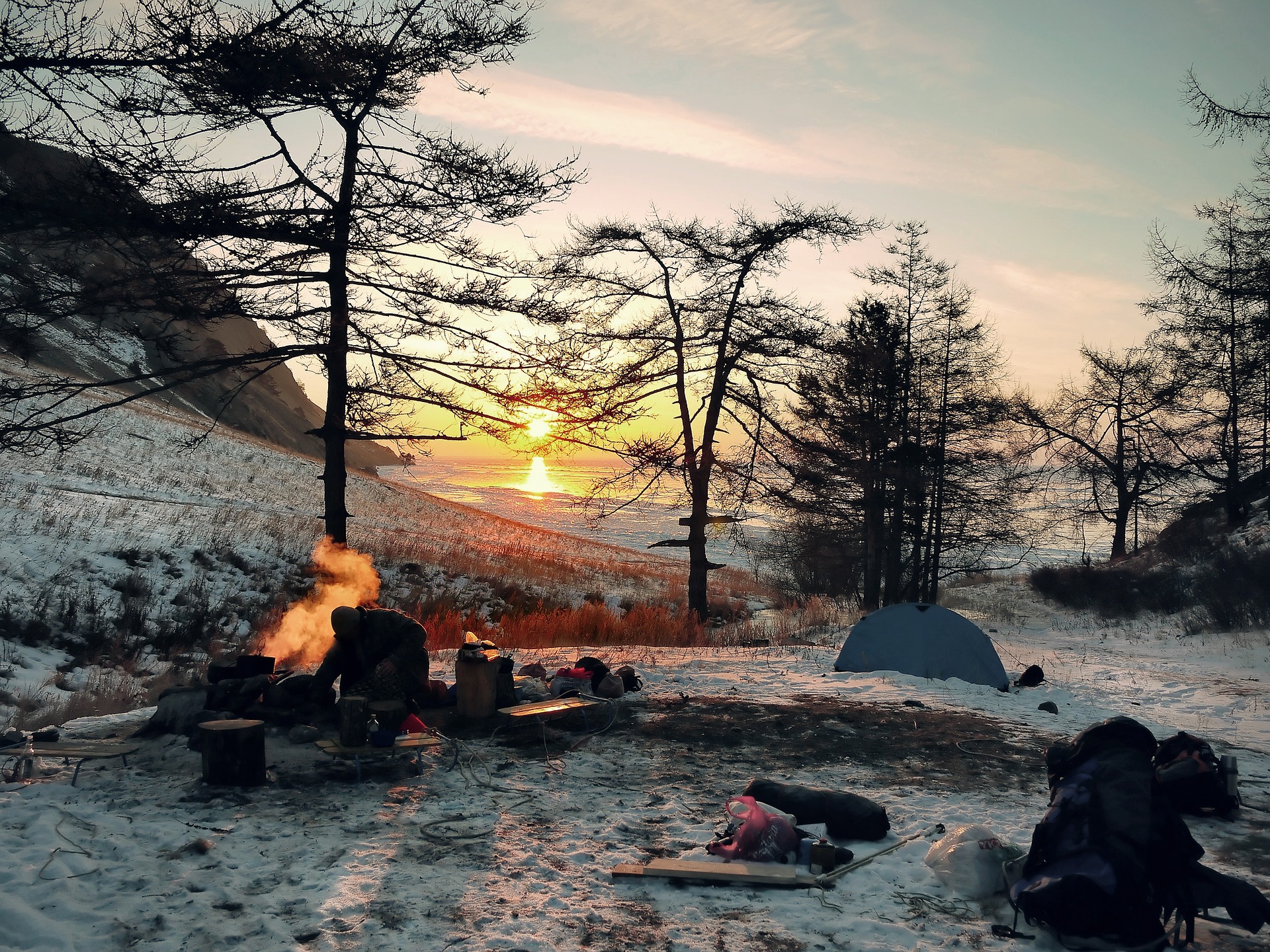 camping in cold weather - seasonal gear