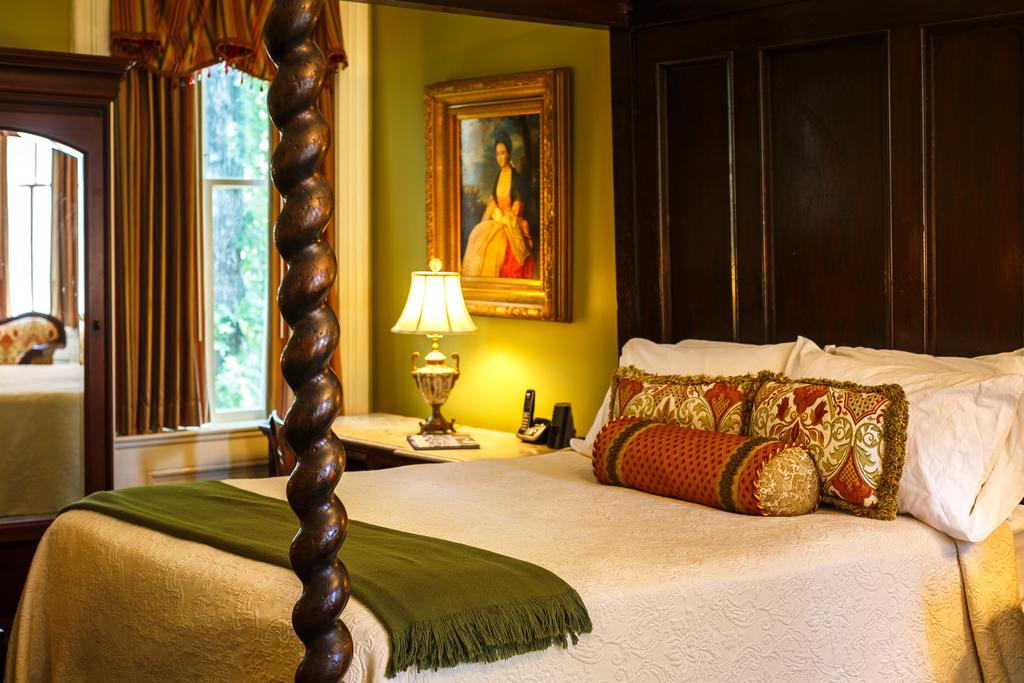 best hotels in Savannah GA - Eliza Thompson House