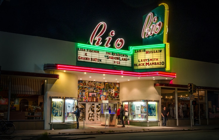 things to do in santa cruz - Rio Theatre 