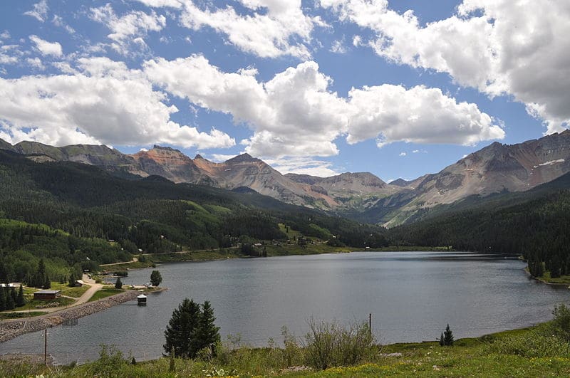 visit Yellowstone - Trout Lake