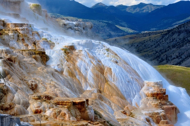 things to do in montana - Yellowstone National Park