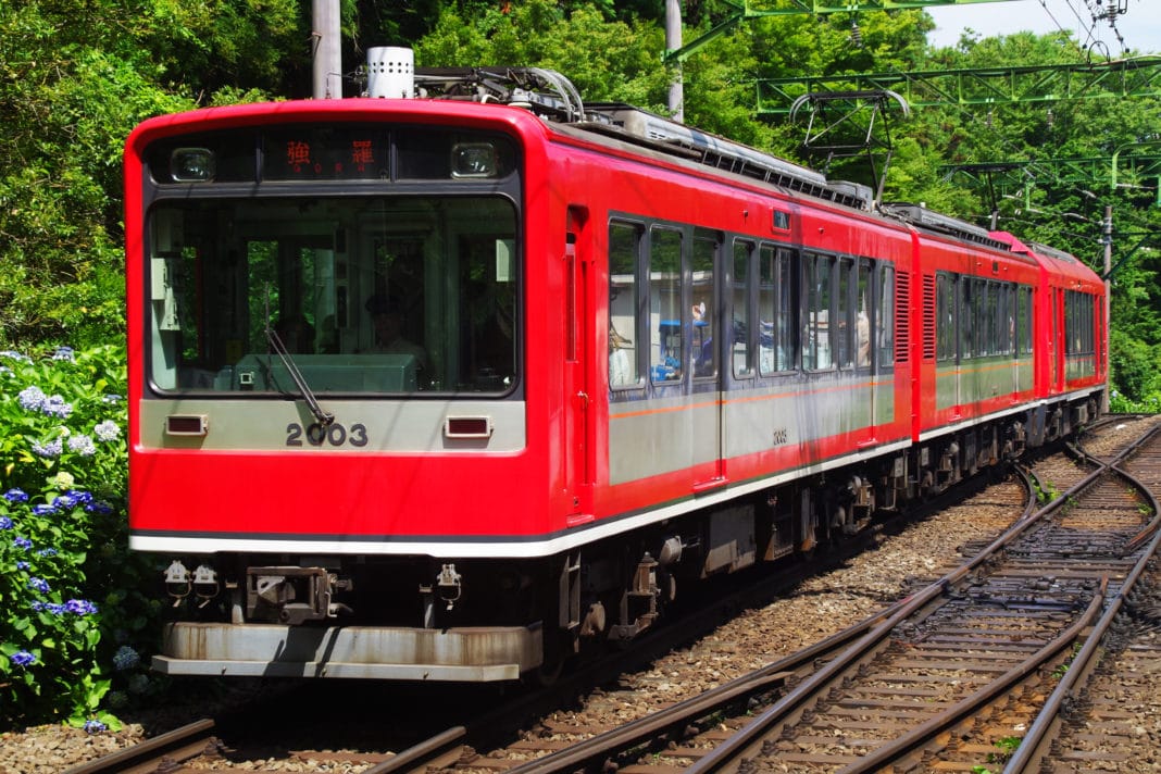 best things to do in japan - Hakone Tozan Railway