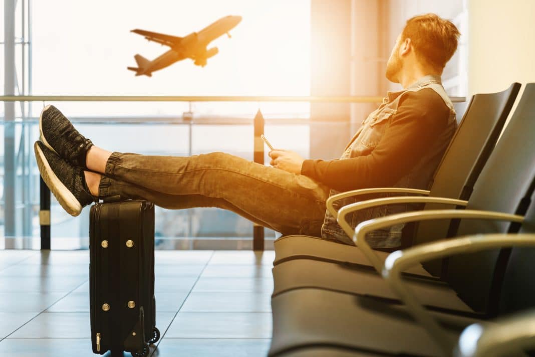 how to travel cheaply - Layovers