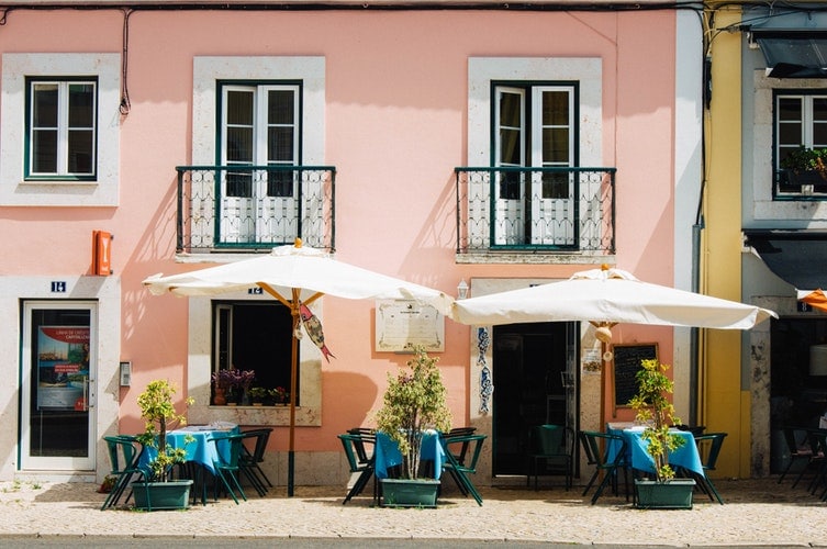 things to do in Lisbon - Delightful Cafes