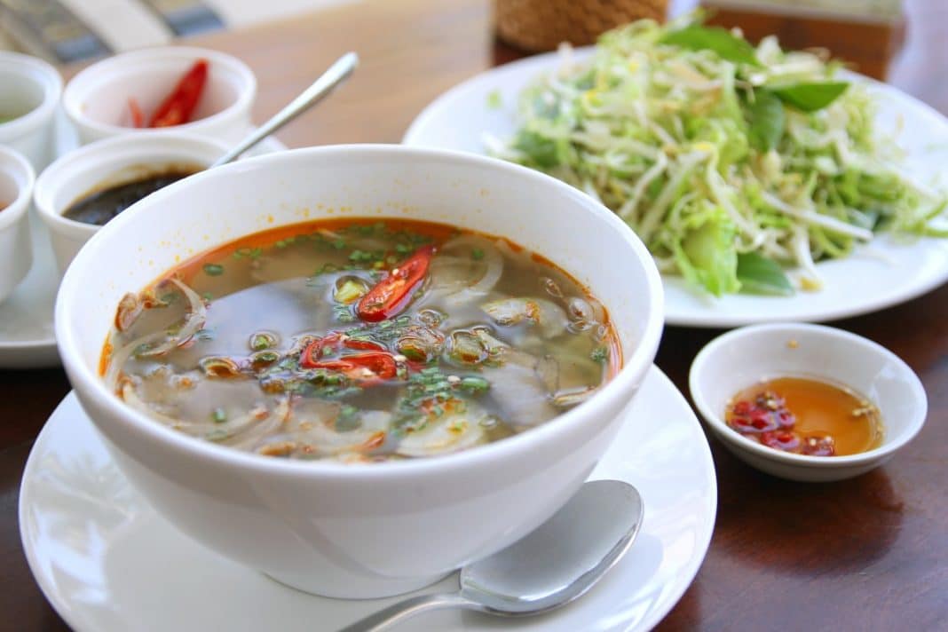 vietnamese street food - Pho