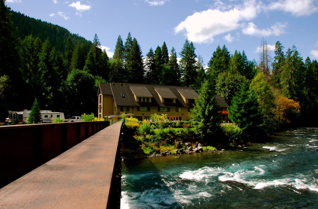 best hot springs in oregon - Belknap Hot Springs