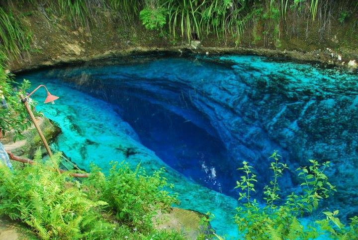 secret travel destinations - Hinatuan Enchanted River