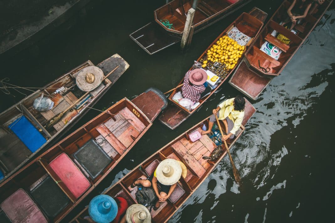 best places to visit in thailand - Damnoen Saduak Floating Market