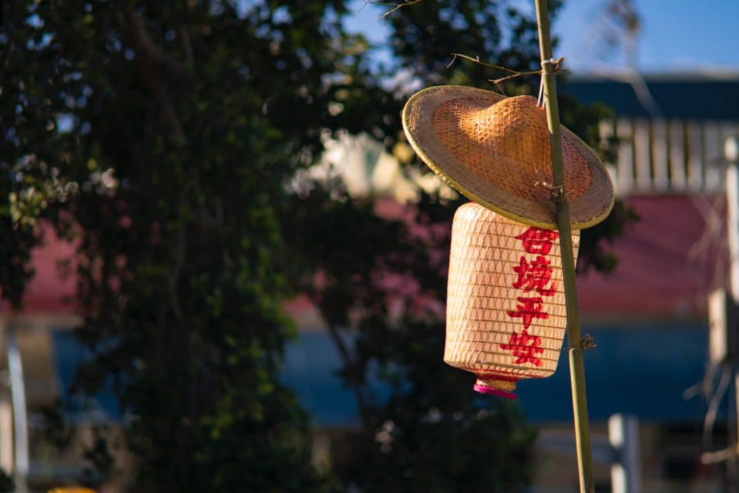 What language is spoken in Hong Kong - History