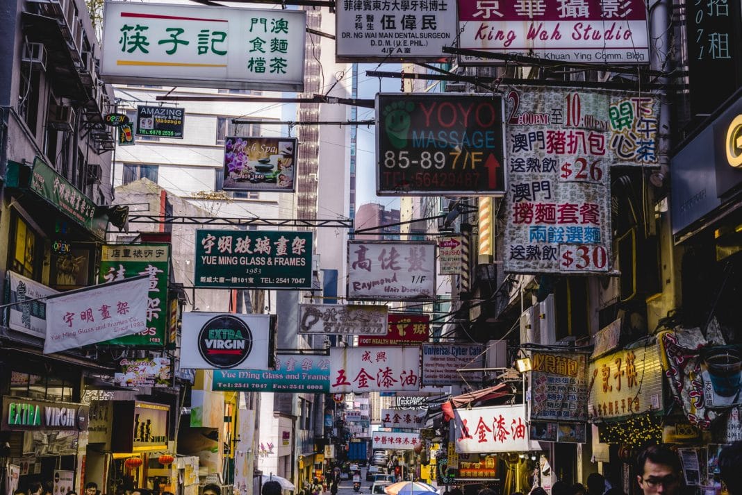 What language is spoken in Hong Kong - Tips