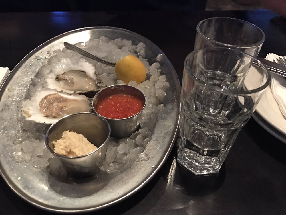 hoboken restaurants - Biggie’s Clam Bar